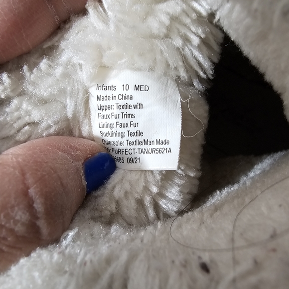 Cute Tan Furry Toddler Boots - Picture 5 of 5